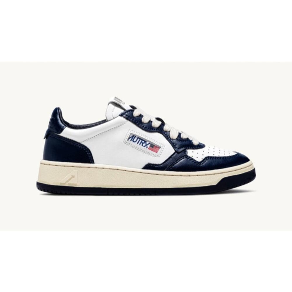 Autry Womens Medalist Low Bicolor Sneaker White Blue Leather 40 / 10